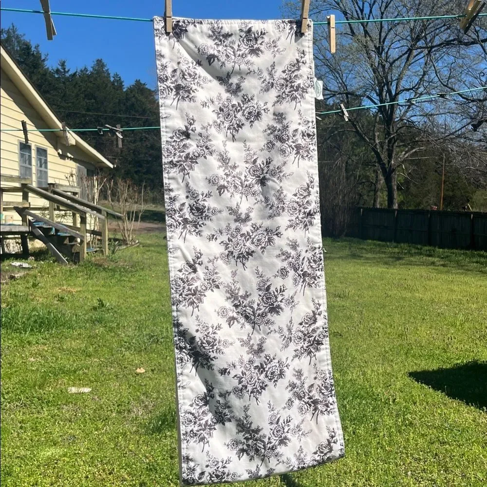Vintage Laura Ashley Floral Toile Table Runner Cream Color Home Dining Decor